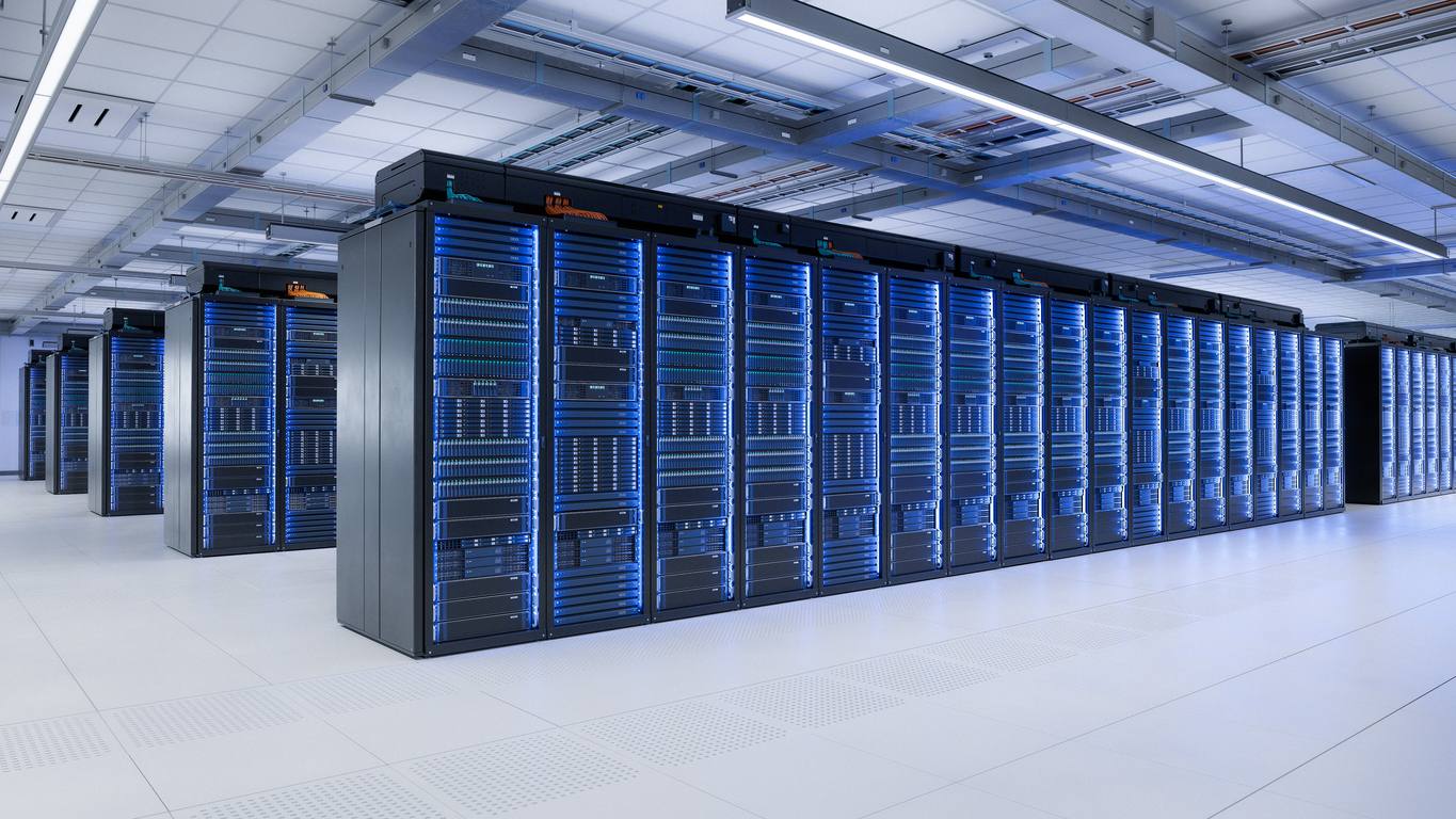 Raised floor reiniging — ondervloer en kabelbanen